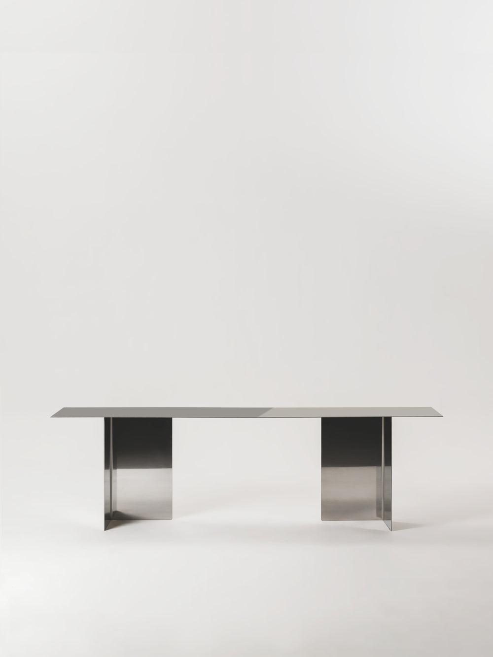 Microcement furniture: beyond the dining table