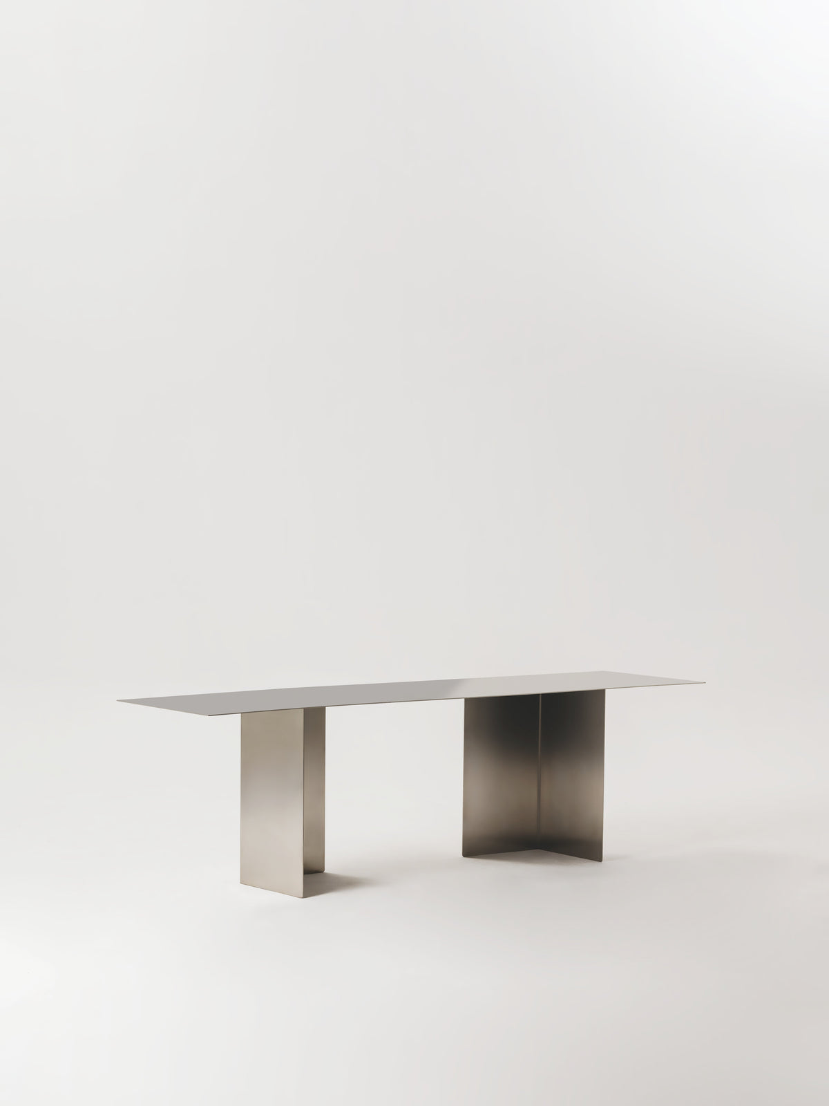 Microcement vs Marble vs Wood — Which Table Material Is Right for You?