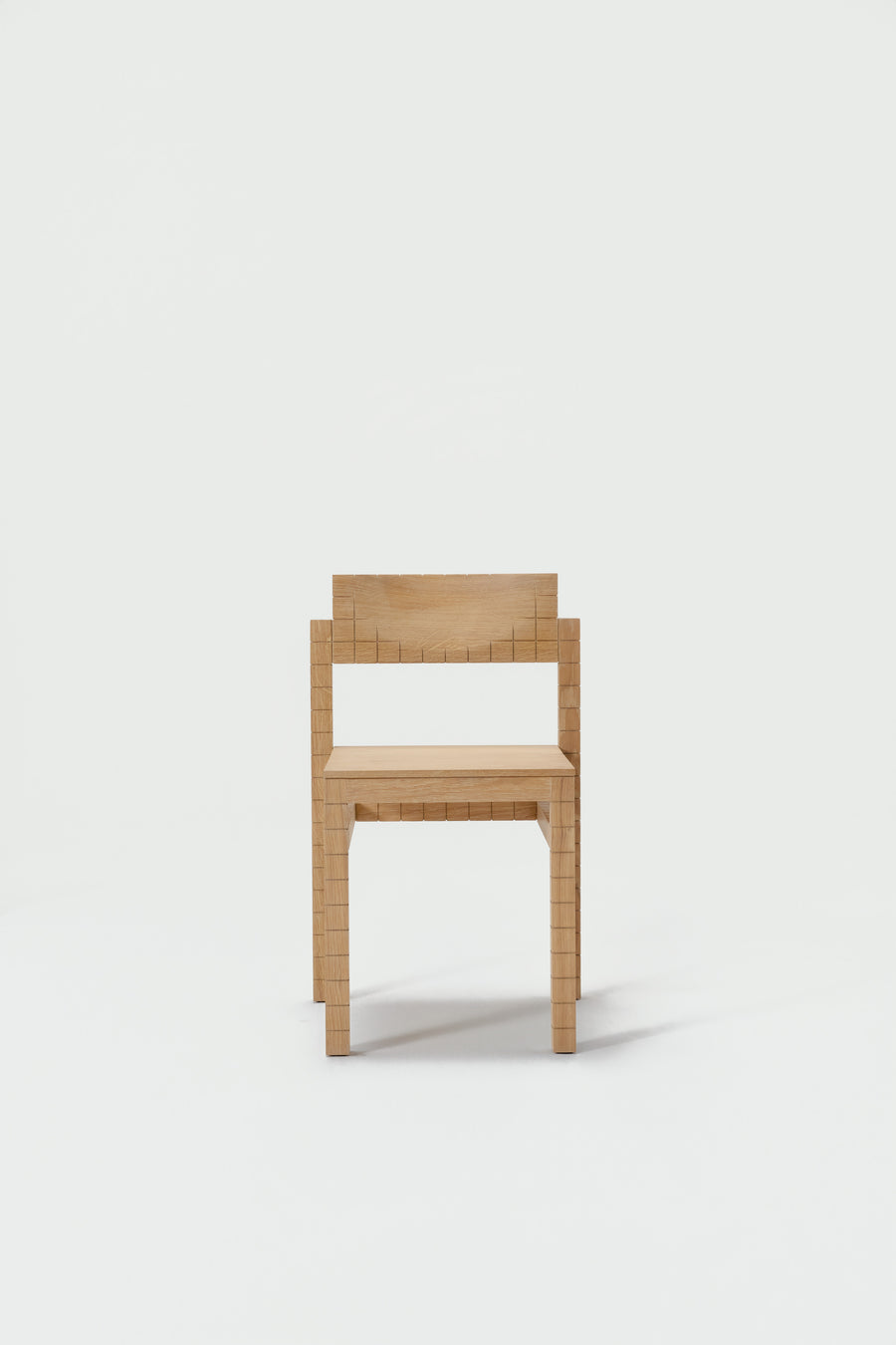 Silla Mosaico de madera maciza, vista en perspectiva — Marlot Baus