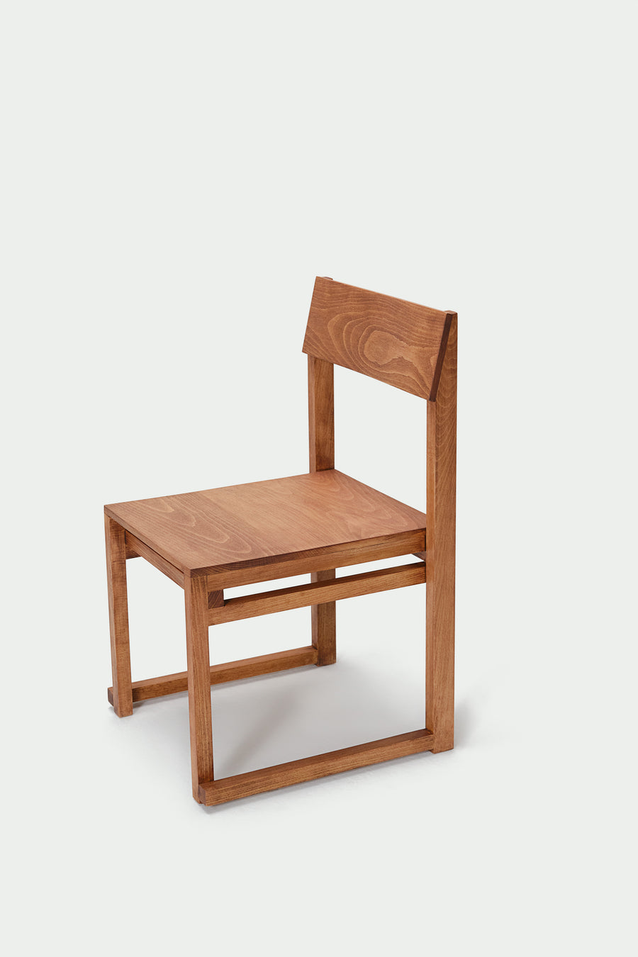 Silla Sencilla de madera maciza, vista frontal — Marlot Baus