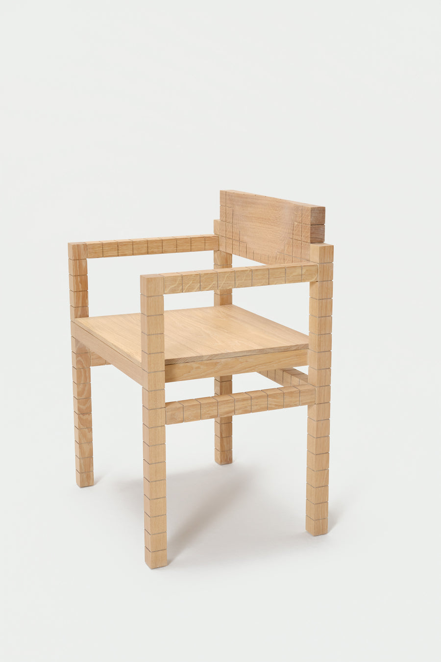 Silla con reposabrazos Mosaico de madera maciza, detalle de las patas — Marlot Baus