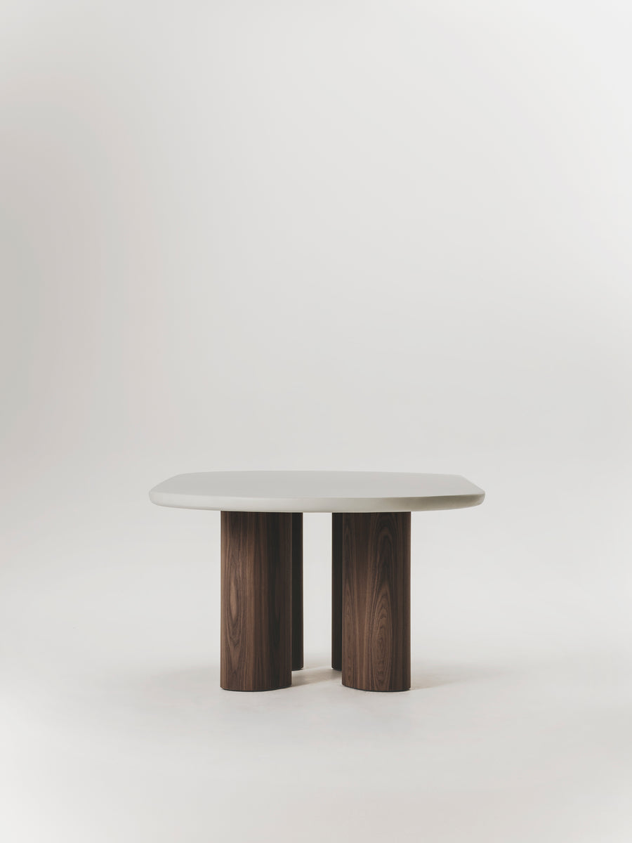 Mesa de comedor Ada de microcemento, vista lateral — Marlot Baus