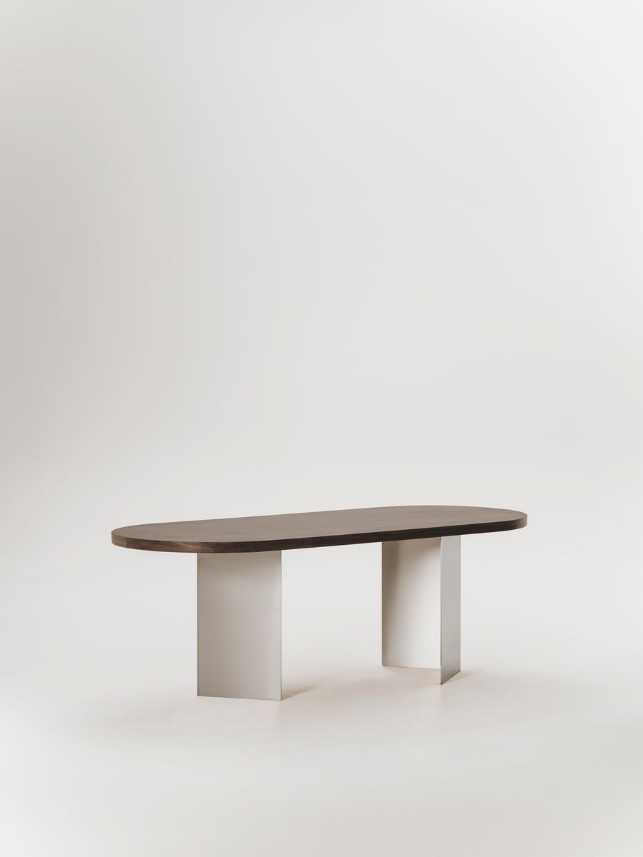 Mesa de comedor Mara de madera y acero inoxidable — Marlot Baus