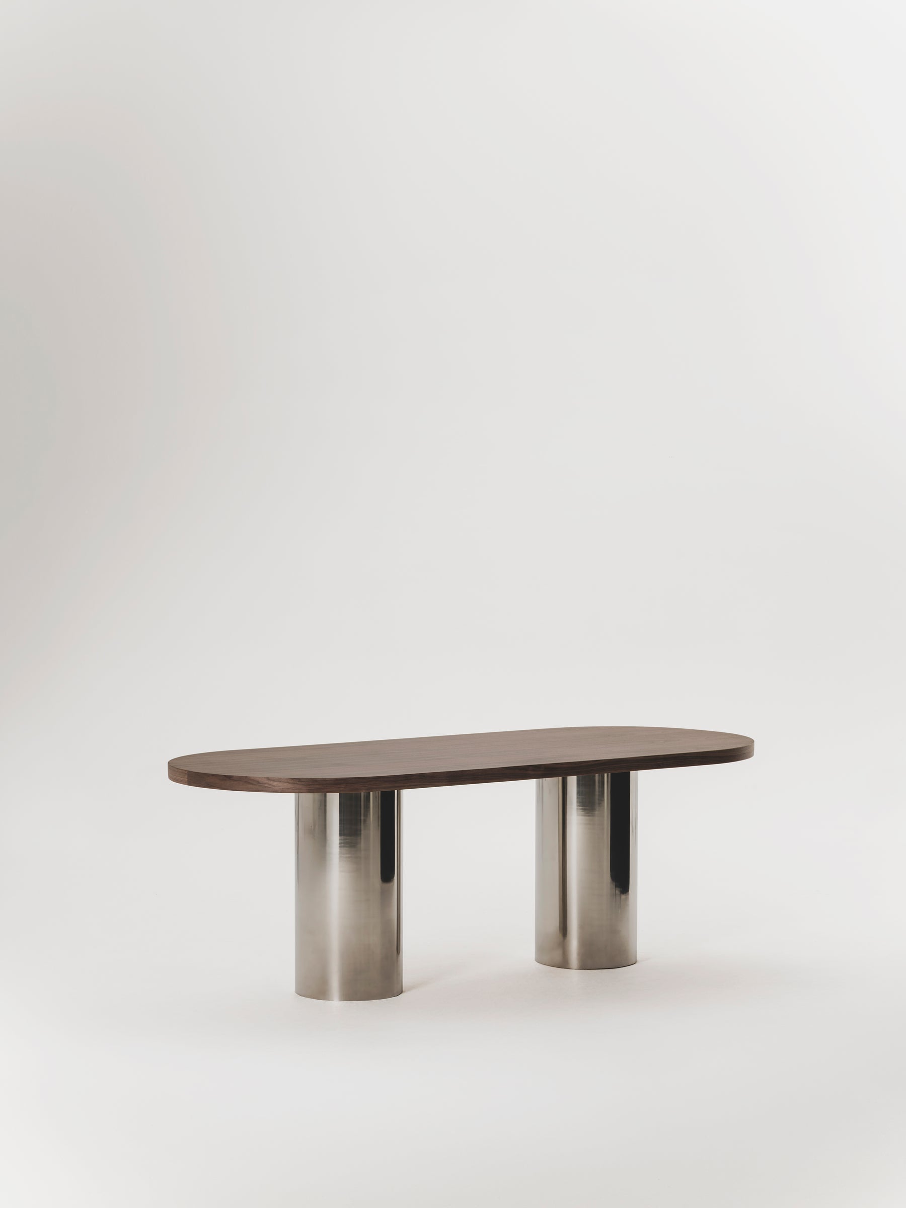 Arsen dining table