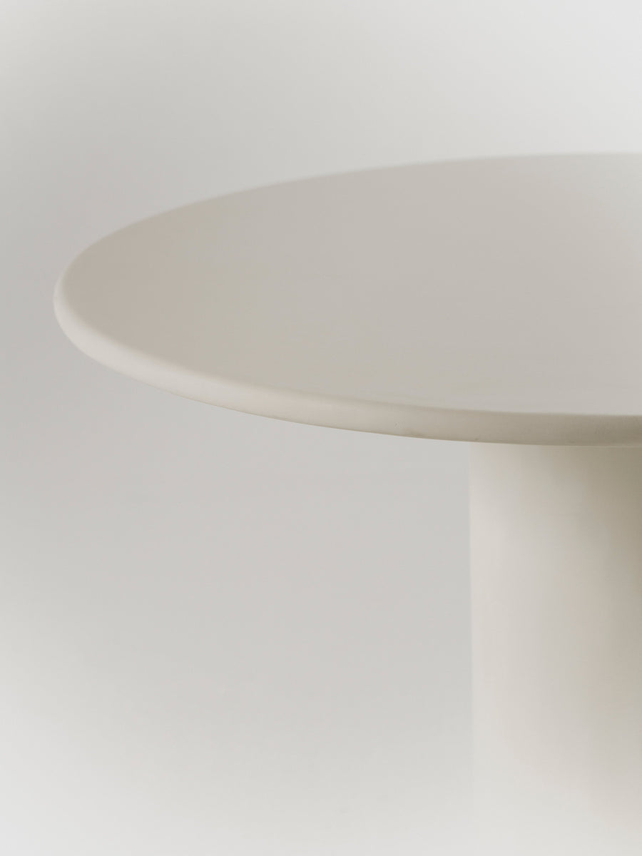 Round Gio dining table in white beech