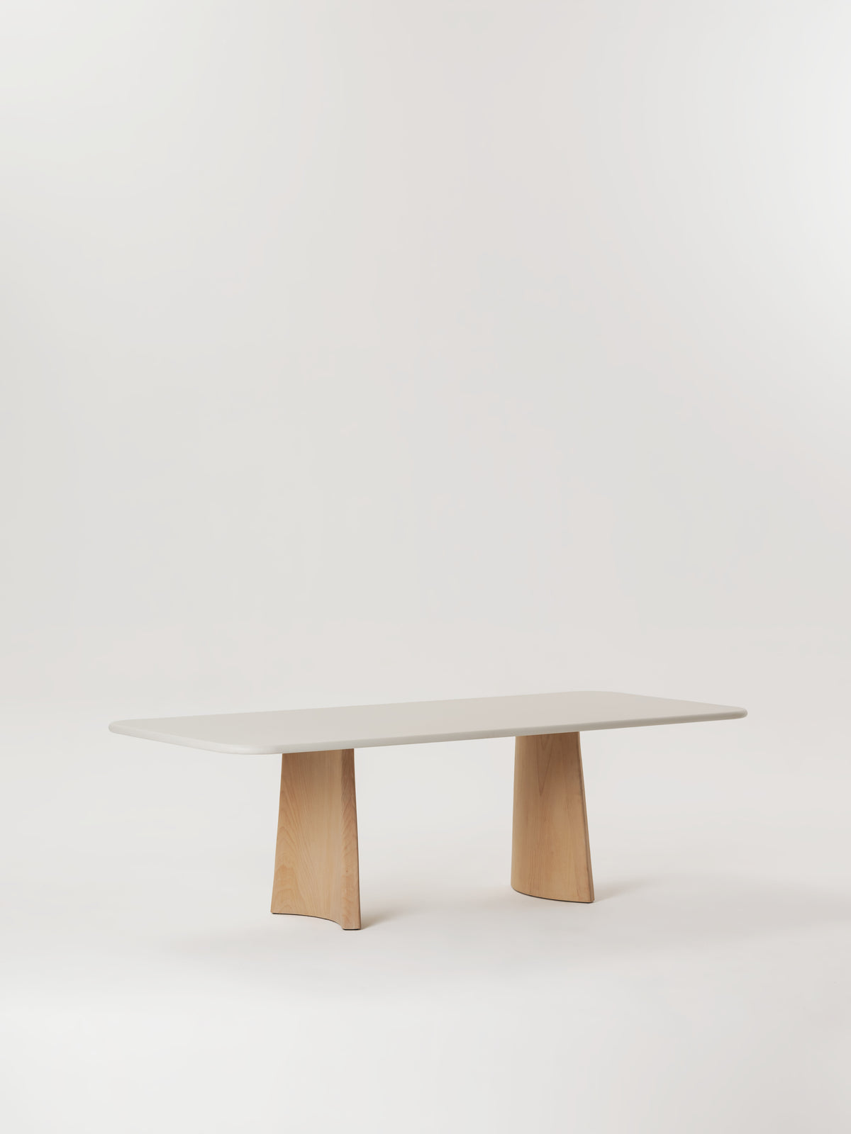 Vaste Dining Table