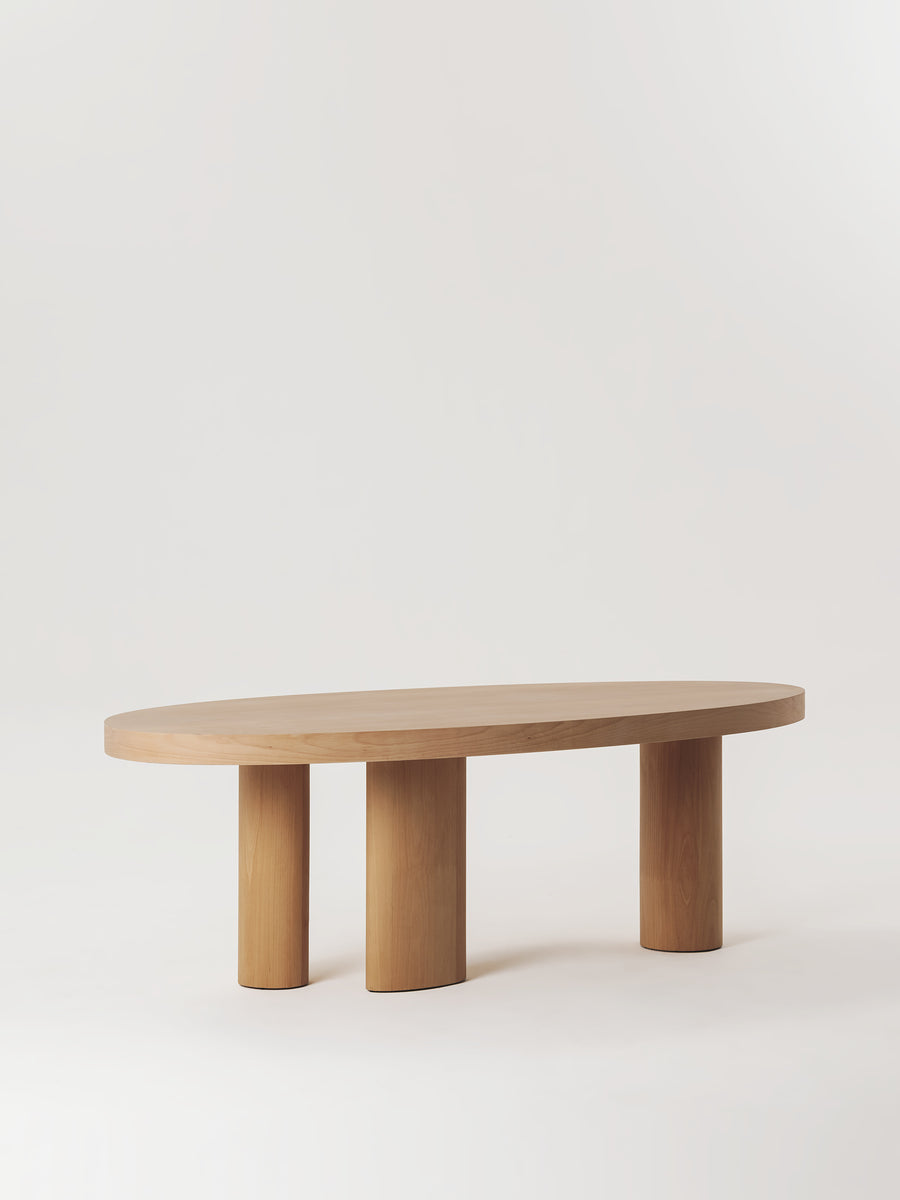 Mesa de comedor Graya ovalada de madera