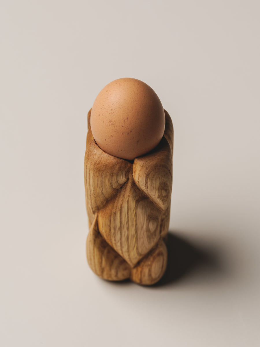 Trenzar copa para huevos de madera de castaño — Marlot Baus