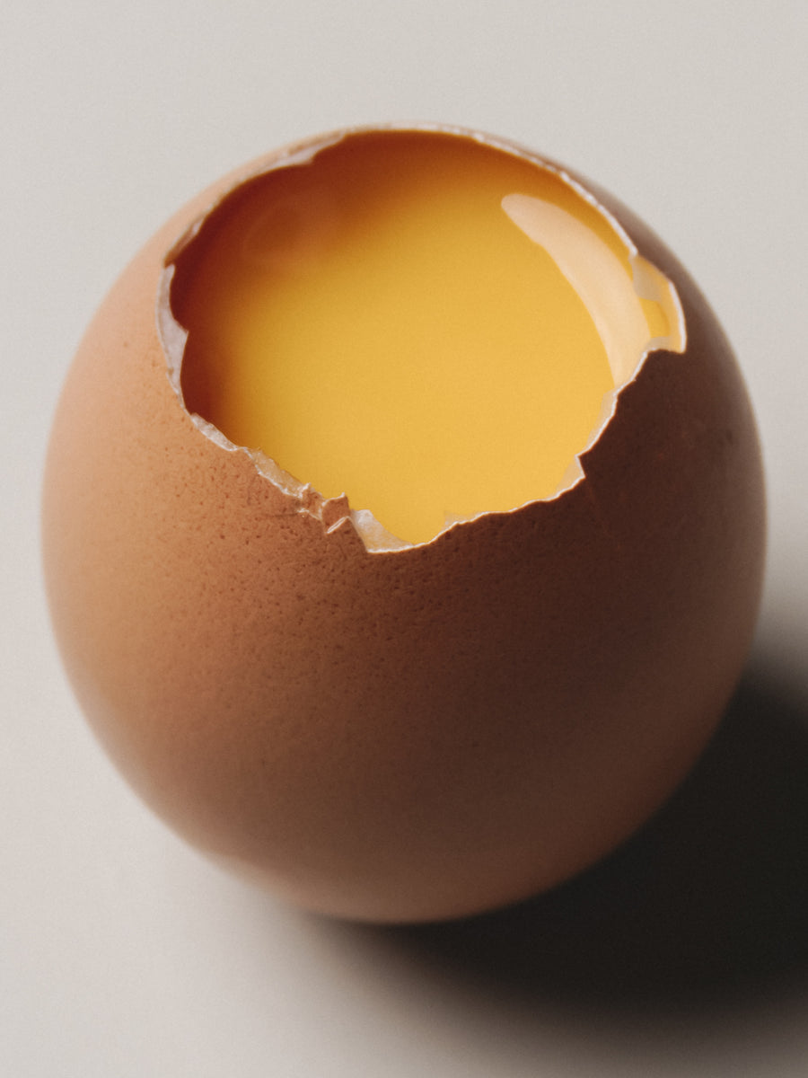 Trenzar copa para huevos de madera de castaño — Marlot Baus
