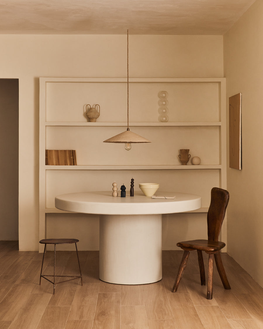 Mesa de comedor Persillé de microcemento, vista frontal — Marlot Baus