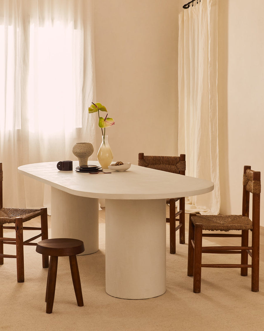 Oval Reye dining table in white beech