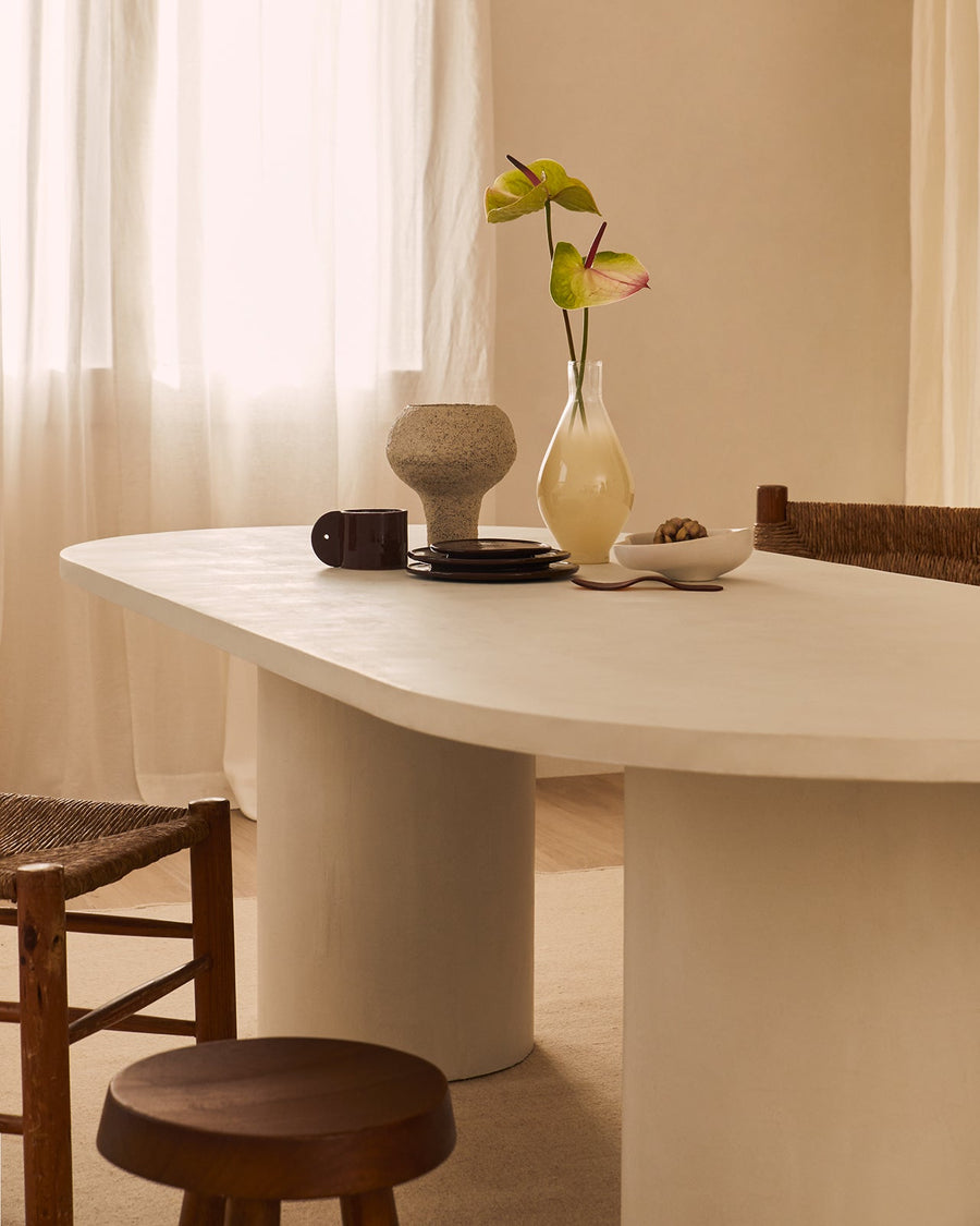 Oval Reye dining table in white beech
