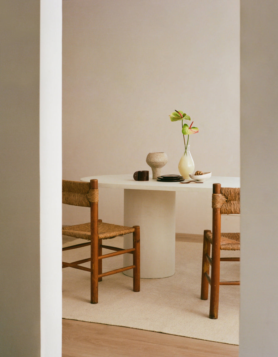 Oval Reye dining table in white beech