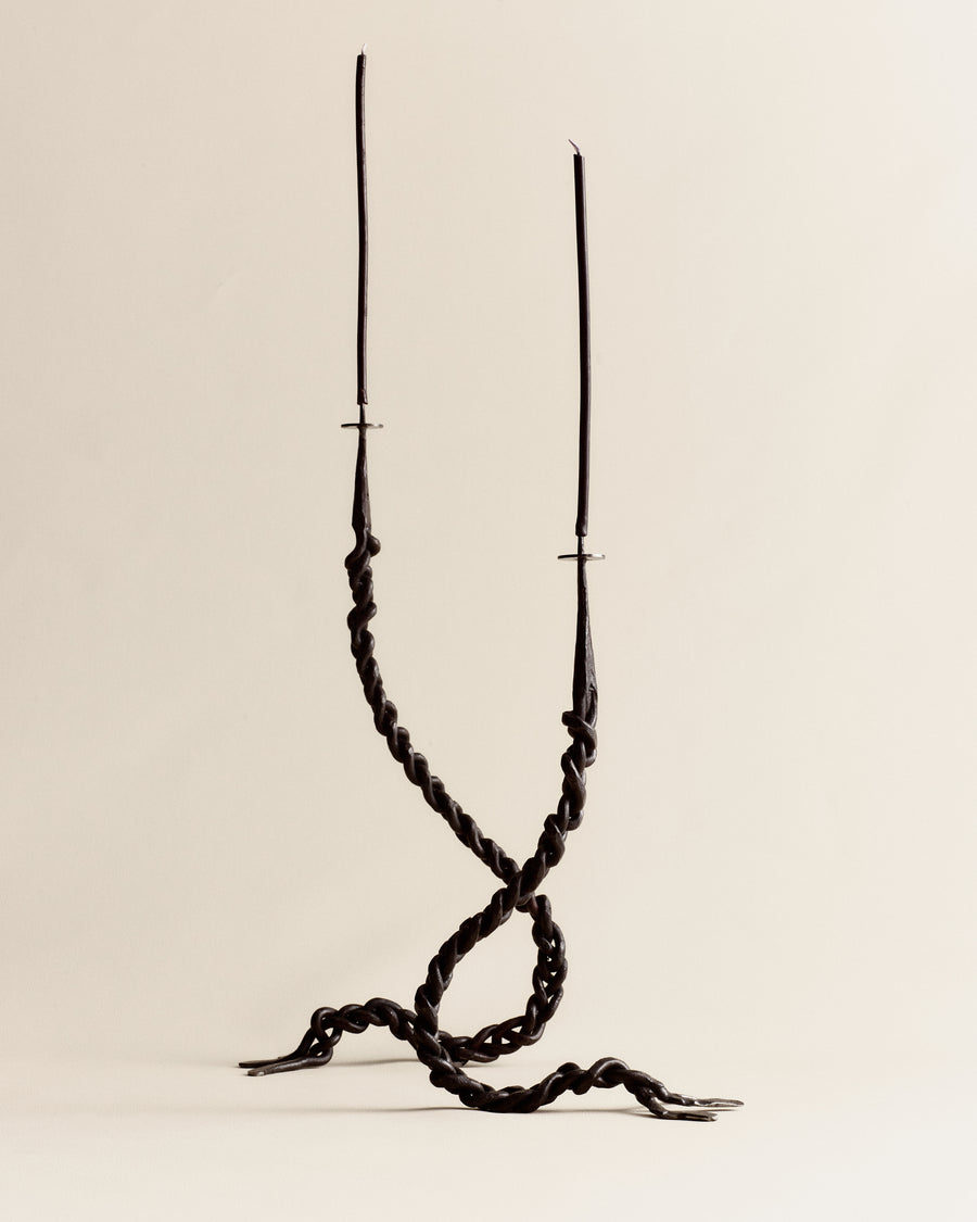 Trenzar candelabro de hierro — Marlot Baus